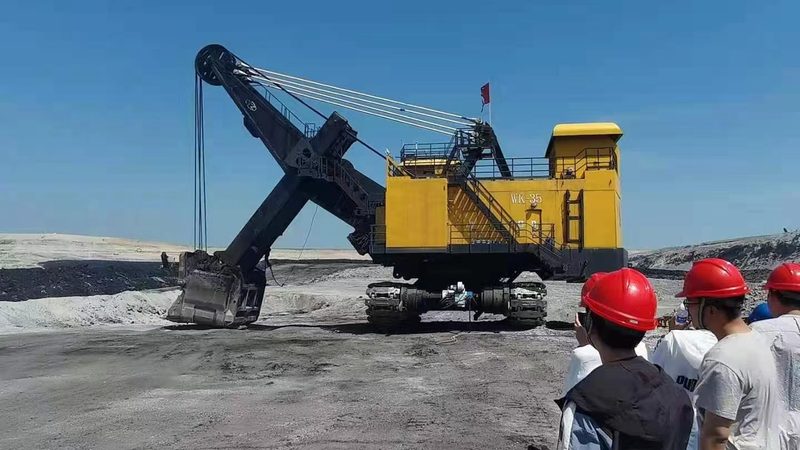 二手推土机在工地作业效率提升的关键因素